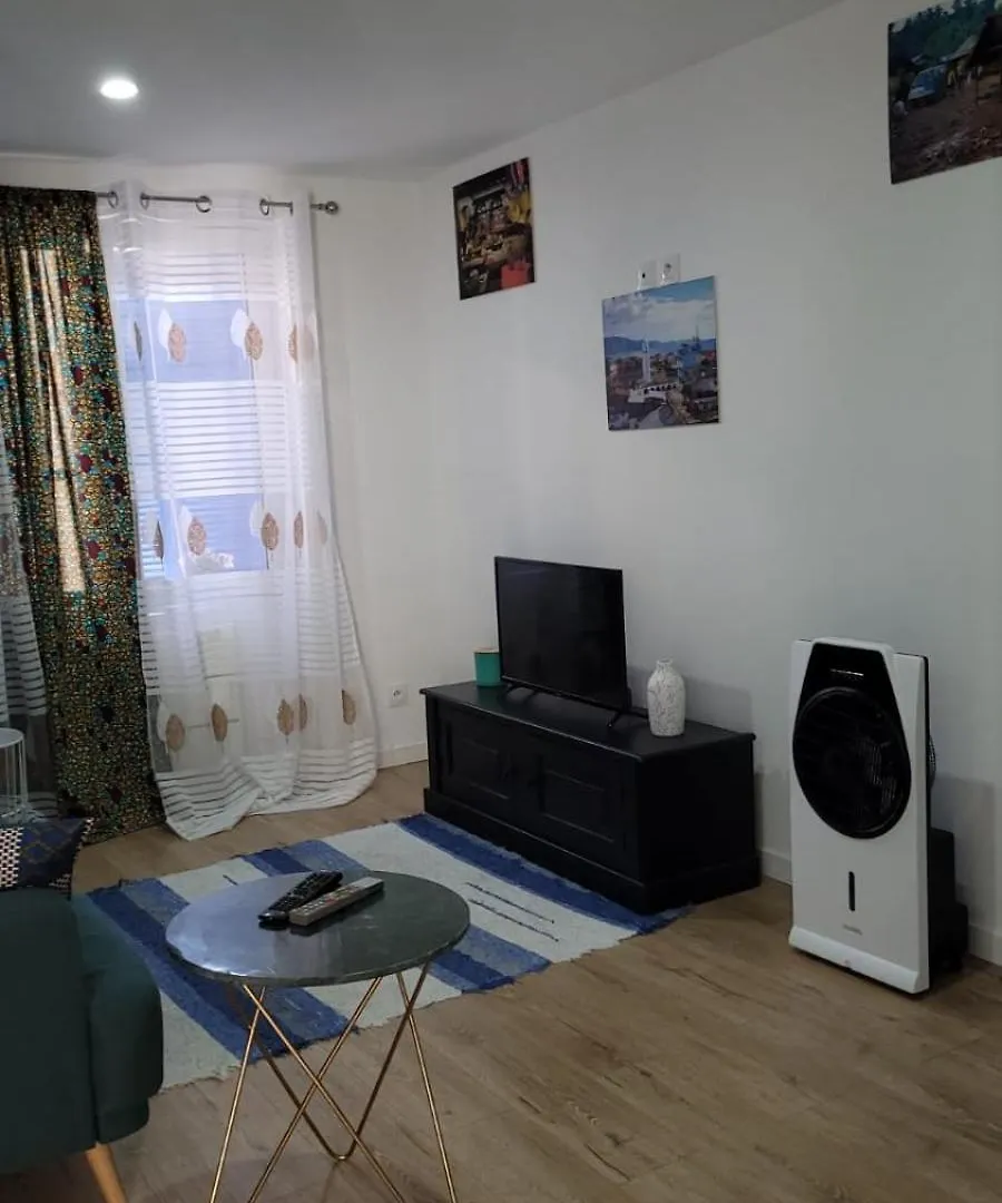 Ferienwohnung Charment T2 Quartier Createurs,Metro Crs Julien. Marseilles